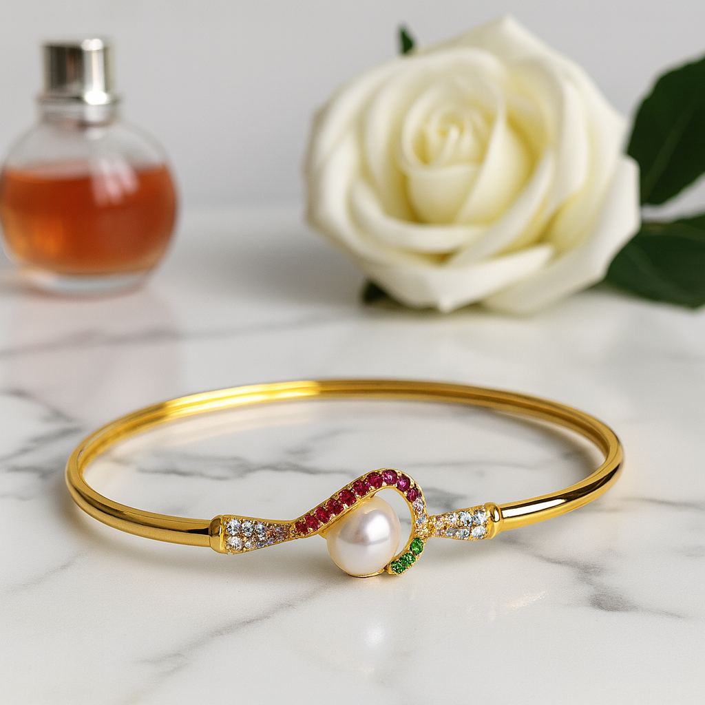 Pearl Grace Gold Curve Bracelet